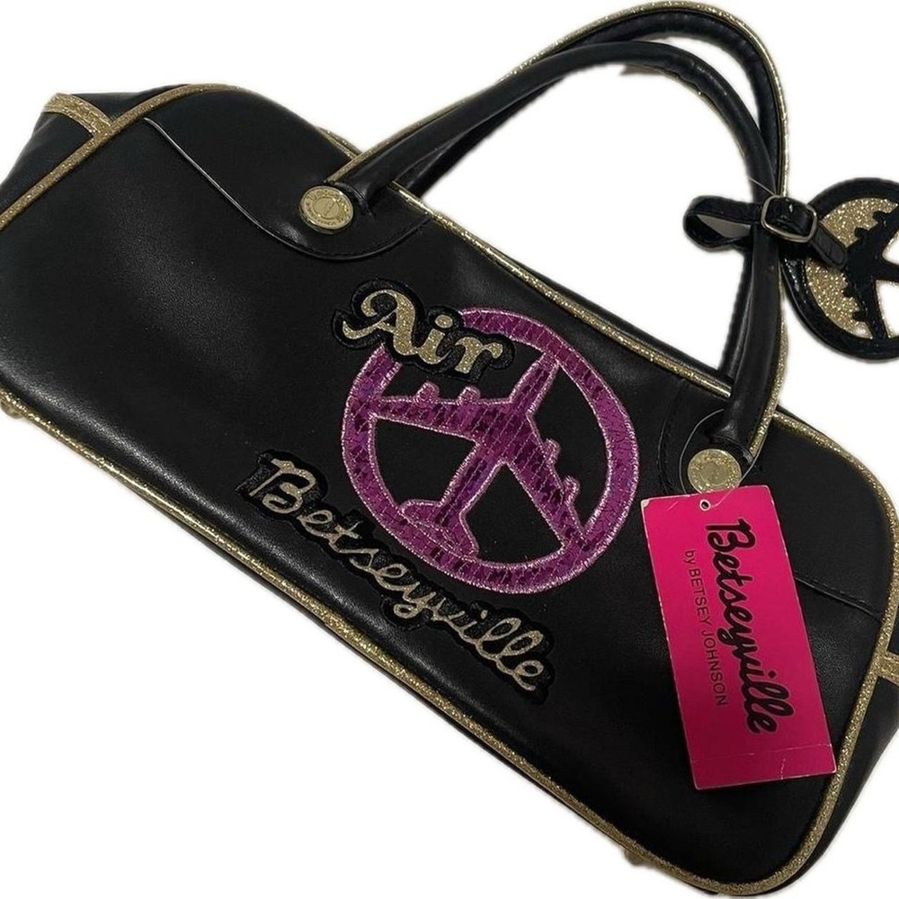 BNWT Betsey Johnson Betseyville bag 💋
